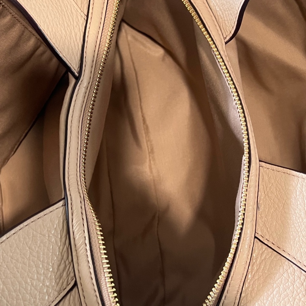 Coach Tan and Gold Shoulder Bag with Signature Design - Picture 13 of 16